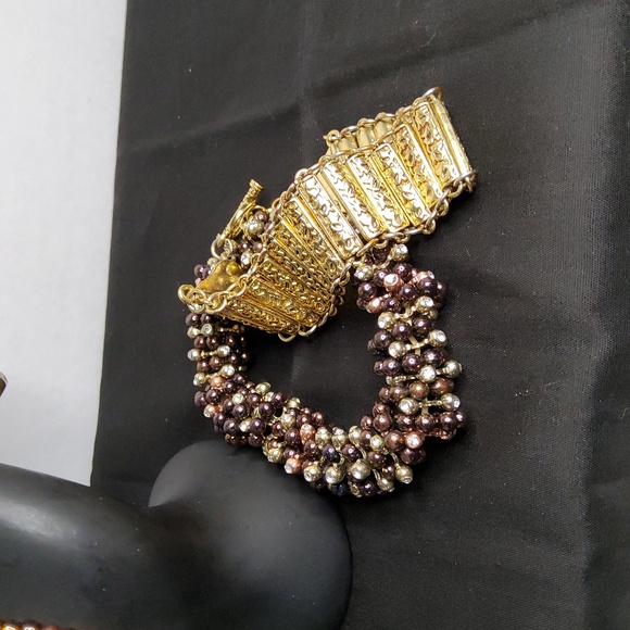 Elegant Bracelet Bundle Lot Of Eight. - Picture 4 of 8